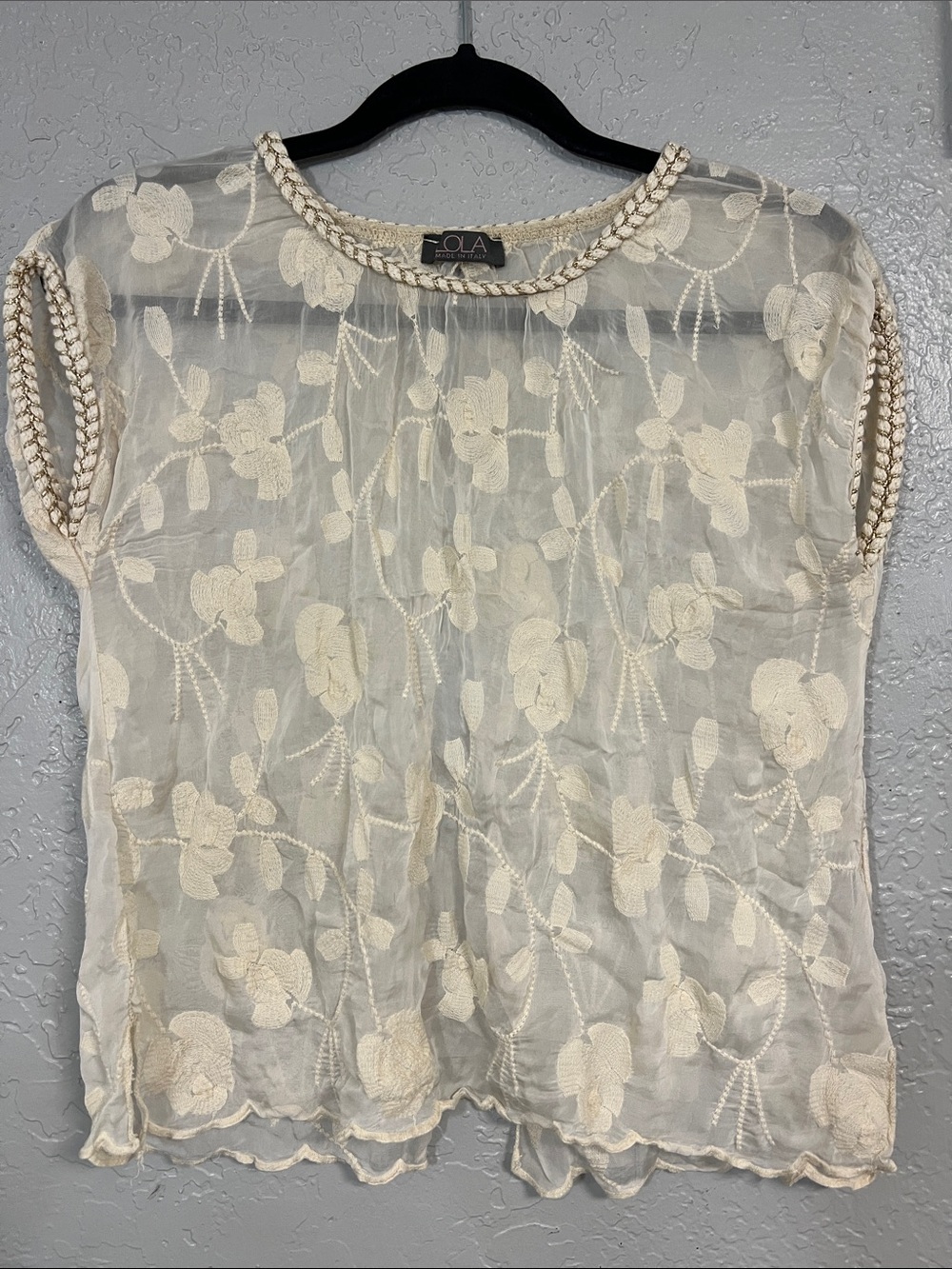 LOLA MADE IN ITALY SLIK CREAM SHEER EMBROIDERED BOHEMIAN OPEN BACK TOP SMALL